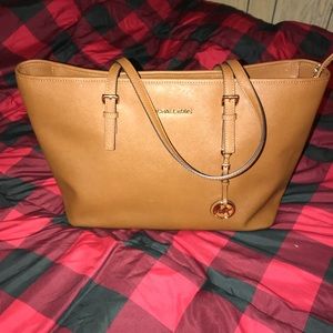 Large MK Brown tote✖️✖️FINAL PRICE DROP✖️